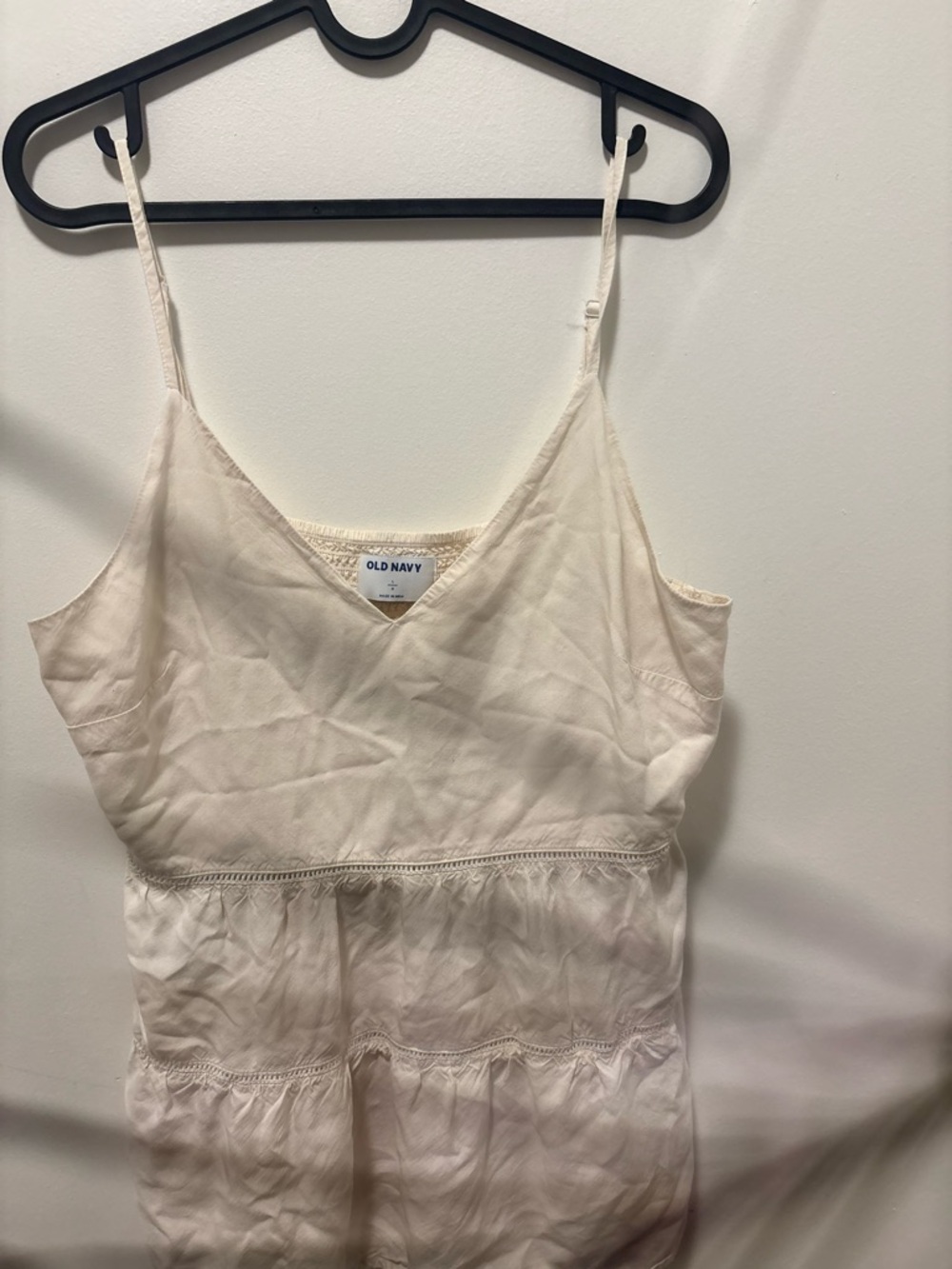 Old Navy Cream Colour Camisole V-neck 100% rayon. - Picture 3 of 6